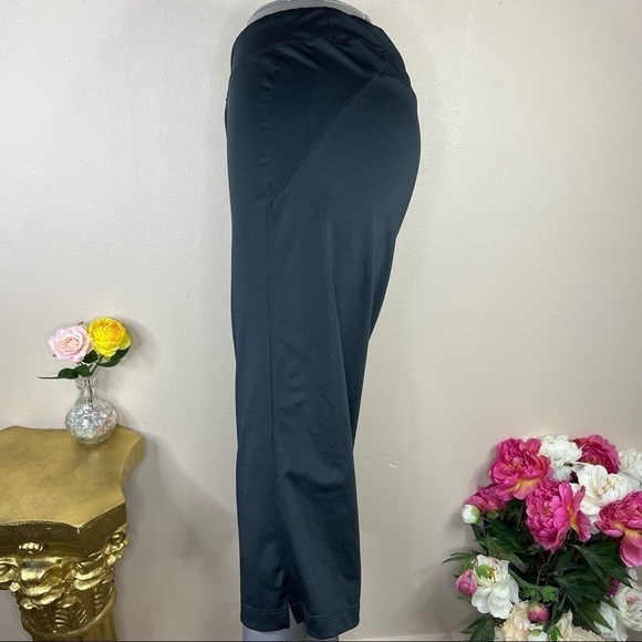 M Under Armour Black Wide Leg Capri Pants Activewear Athletic Stretch 8 10 - Picture 4 of 11